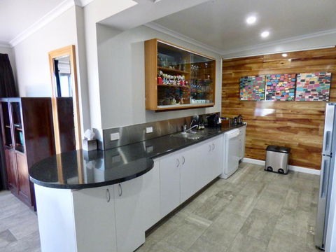 ArtHOUSE Beachfront Accommodation - Holiday Great Ocean Road 3