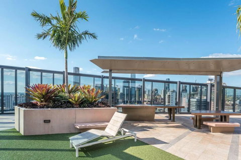 Artistic South Brisbane 2 Bedroom Apartment With Parking - Holiday Great Ocean Road 1