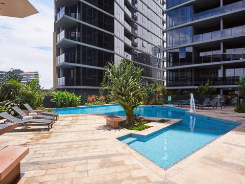 Artistic South Brisbane 2 Bedroom Apartment With Parking - Holiday Great Ocean Road 3