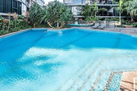 Artistic South Brisbane 2 Bedroom Apartment With Parking - Holiday Great Ocean Road 4