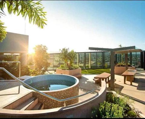 Artistic South Brisbane 2 Bedroom Apartment With Parking - Holiday Great Ocean Road 0