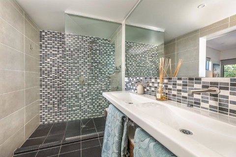 At Waves Penthouse Unit15 - Holiday Great Ocean Road 2