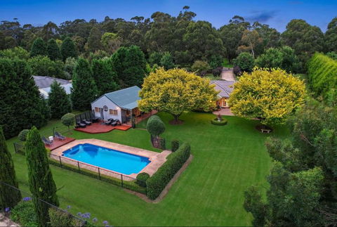 Avonlea, Bowral, Southern Highlands - Holiday Great Ocean Road 0