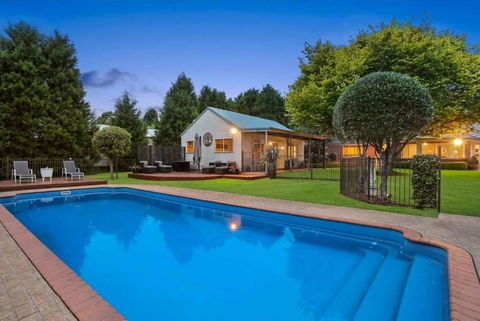 Avonlea, Bowral, Southern Highlands - Holiday Great Ocean Road 4