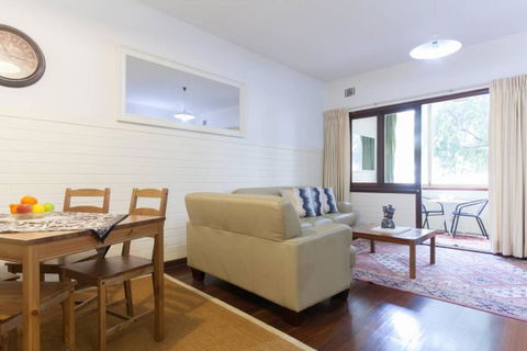 B2 Crawley Apartment 1 BRM & Sleepout Near UWA - Holiday Great Ocean Road 1