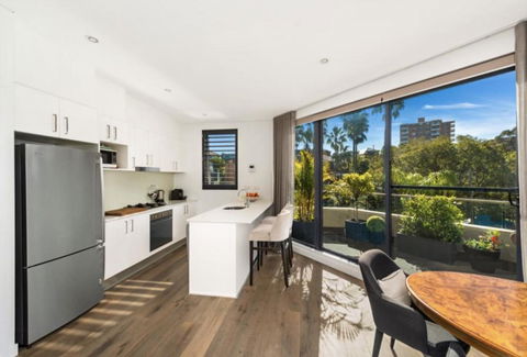 B312S - Luxury Waverton Apartment - Holiday Great Ocean Road 1