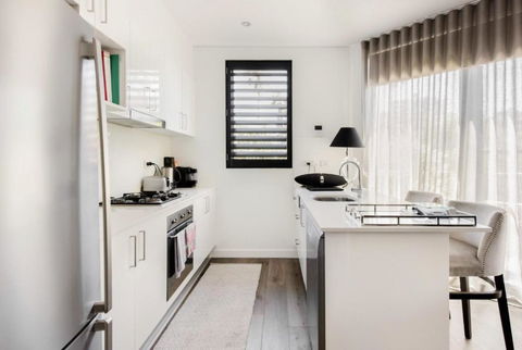 B312S - Luxury Waverton Apartment - Holiday Great Ocean Road 3