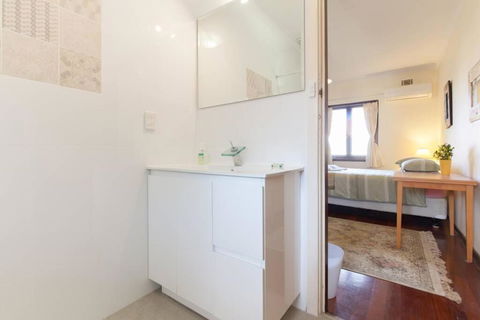 B8 Crawley Apartment 1 BRM & Sleepout Near UWA - Holiday Great Ocean Road 0