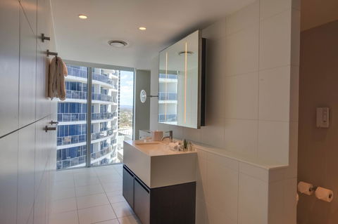 Hilton Surfers Paradise Hotel & Residences - Holiday Great Ocean Road 3