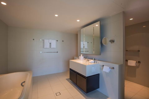 Hilton Surfers Paradise Hotel & Residences - Holiday Great Ocean Road 7