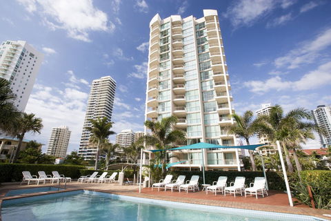 Maldives Resort Main Beach, Gold Coast - Holiday Great Ocean Road 0