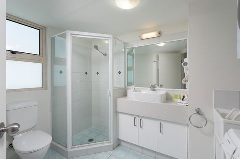 Maldives Resort Main Beach, Gold Coast - Holiday Great Ocean Road 22