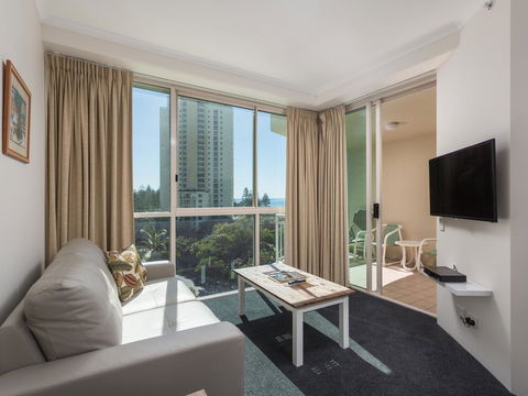 Maldives Resort Main Beach, Gold Coast - Holiday Great Ocean Road 7