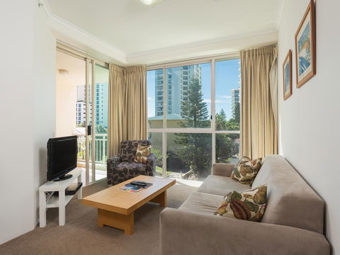 Maldives Resort Main Beach, Gold Coast - Holiday Great Ocean Road 3