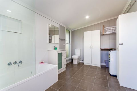 Fabulous Family Destination In Paradise Parade, Bongaree - Holiday Great Ocean Road 16