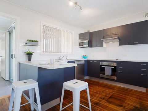 'Shoalz', 28 Rigney Street - Renovated Pet Friendly Cottage & Boat Parking - Holiday Great Ocean Road 3