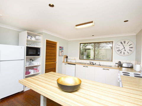 11 Coast At Boomerang Beach - Holiday Great Ocean Road 2