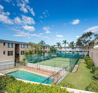14 'THE DUNES' 38 MARINE DR - LARGE UNIT WITH POOL TENNIS COURT AND DIRECTLY ACROSS FROM FINGAL - Holiday Great Ocean Road