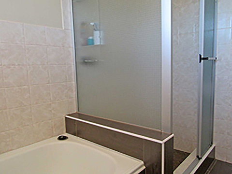 15 'Kanangra', 39 Soldiers Point Road - Fantastic Unit Right On The Water - Holiday Great Ocean Road 2