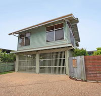 18 Northbeach Place Mudjimba Beach - Pet Friendly Linen Included WIFI - Holiday Great Ocean Road
