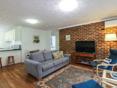 2 Bedroom St Lucia Apartment Close To UQ And CityCat - Holiday Great Ocean Road 0