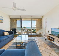 2 Bedroom Top Floor Unit - Ocean Views and Pool - Holiday Great Ocean Road