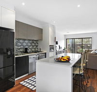 2 Bedroom Townhouse - Family  Corporate Bookings Only - Holiday Great Ocean Road