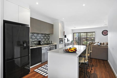 2 Bedroom Townhouse - Family & Corporate Bookings Only - Holiday Great Ocean Road 0