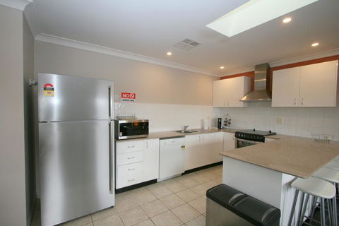 2/17 Jillamatong Street - Holiday Great Ocean Road 2