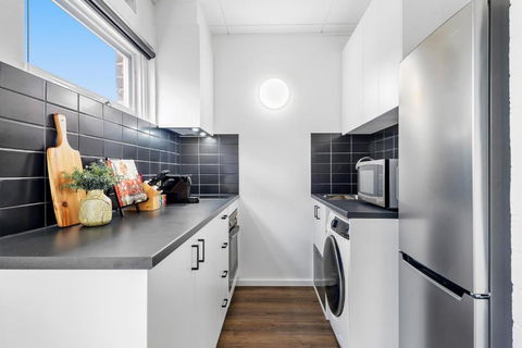 Delightful 1-Bed Apartment Steps From Royal Park - Holiday Great Ocean Road 3