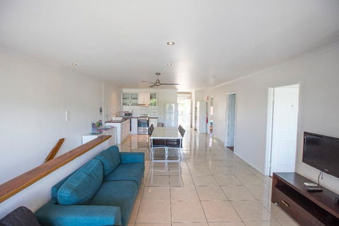 3 Bedroom Apartment // Spence St - Holiday Great Ocean Road 0