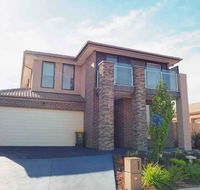 4 Bed 2 And A Half Bath Luxury Villa in Point Cook - Holiday Great Ocean Road