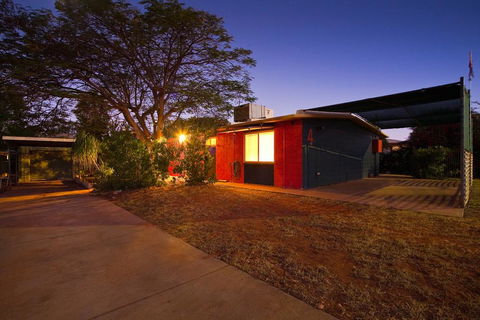 4 Page Street - Colourful And Shady 3-Bedroom Home - Holiday Great Ocean Road 0