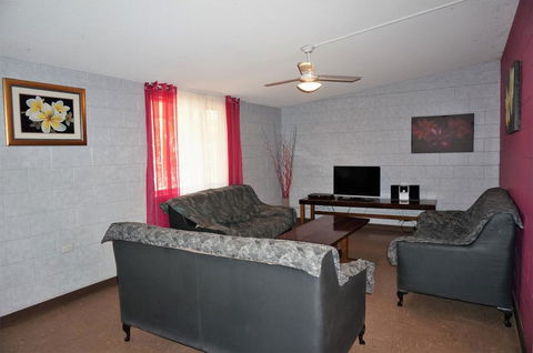 4 Page Street - Colourful And Shady 3-Bedroom Home - Holiday Great Ocean Road 3