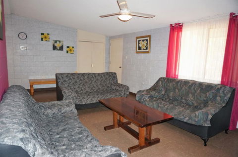 4 Page Street - Colourful And Shady 3-Bedroom Home - Holiday Great Ocean Road 2