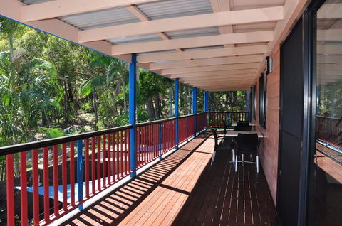 43 Double Island Drive - Two Level Holiday Home With Swimming Pool. Located Close To Beach And CBD - Holiday Great Ocean Road 2