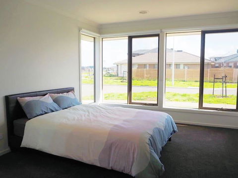 5Bed 2Bath Family House In Werribee - Holiday Great Ocean Road 1