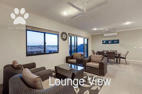6 Corella Court - PRIVATE JETTY & POOL - Holiday Great Ocean Road 2