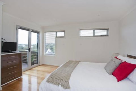 A Beautiful Beach House Torquay - Holiday Great Ocean Road 2
