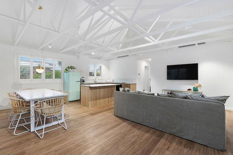 A PERFECT STAY - Sunset Beach - Summer Breeze - Holiday Great Ocean Road 0