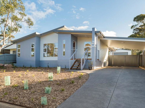 A Perfect Ten - Holiday Great Ocean Road 0