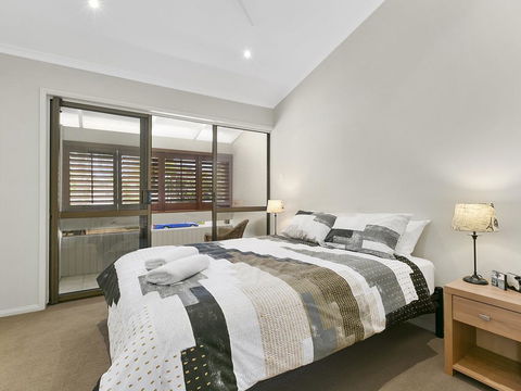 A Superb Location For Enjoying The Best Of Noosa - Unit 2/69 Noosa Parade - Holiday Great Ocean Road 3
