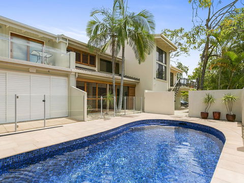 A Superb Location For Enjoying The Best Of Noosa - Unit 2/69 Noosa Parade - Holiday Great Ocean Road 0
