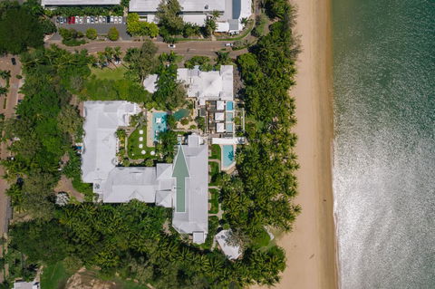Absolute Beachfront Apt. With Private Pool In Alamanda Beachfront Resort (48) - Holiday Great Ocean Road 1