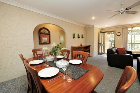ACACIA - WEEKLY ONLY - Holiday Great Ocean Road 1
