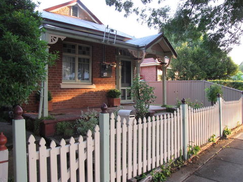 Acacia Cottage On Peel, Bathurst - Holiday Great Ocean Road 1