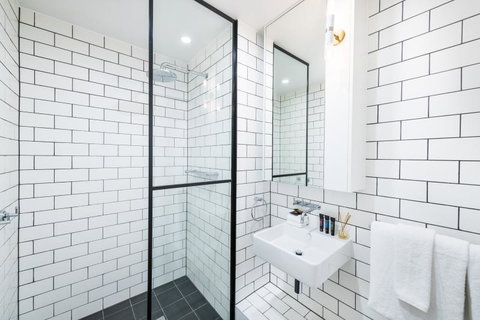 Accommodate Canberra - The Prince - Holiday Great Ocean Road 1