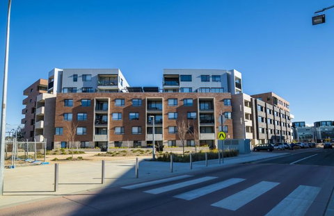 Accommodate Canberra - The Prince - Holiday Great Ocean Road 0