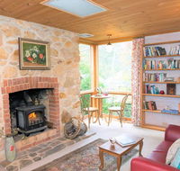 Adelaide Hills 'Camellia Cottage' - WiFi - Holiday Great Ocean Road