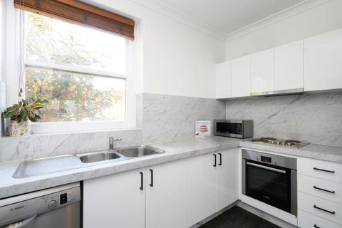 Dispensary-Art Deco Apartment In St Kilda - Holiday Great Ocean Road 4
